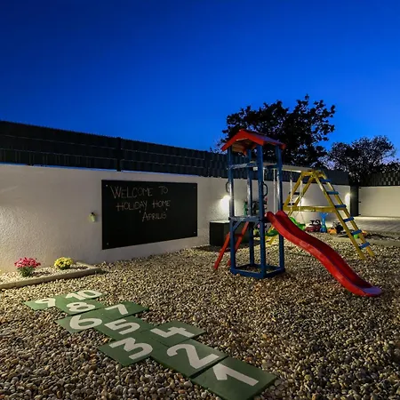 ヴィラ Aprilis With Pool, Jacuzzi And Sauna *