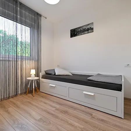 Aprilis With Pool, Jacuzzi And Sauna Willa Galovac (Zadar)
