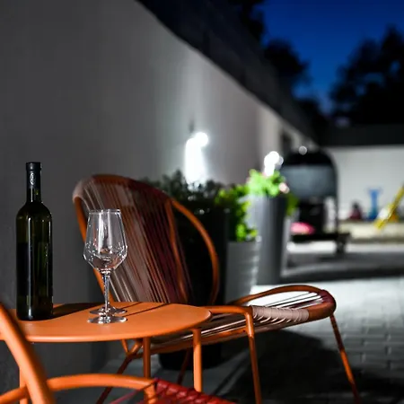 فيلة Aprilis With Pool, Jacuzzi And Sauna Galovac (Zadar)