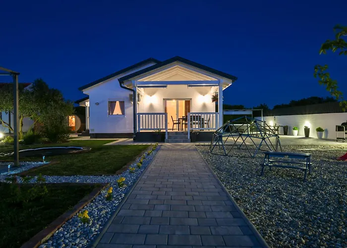 Aprilis With Pool, Jacuzzi And Sauna * Galovac