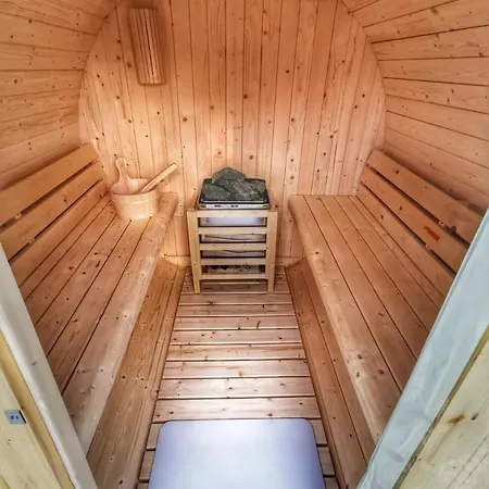 Aprilis With Pool, Jacuzzi And Sauna فيلة