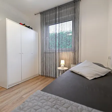 Aprilis With Pool, Jacuzzi And Sauna Villa Galovac (Zadar)