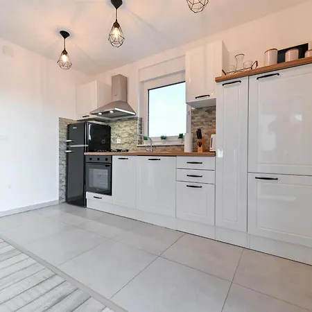 Aprilis With Pool, Jacuzzi And Sauna Villa