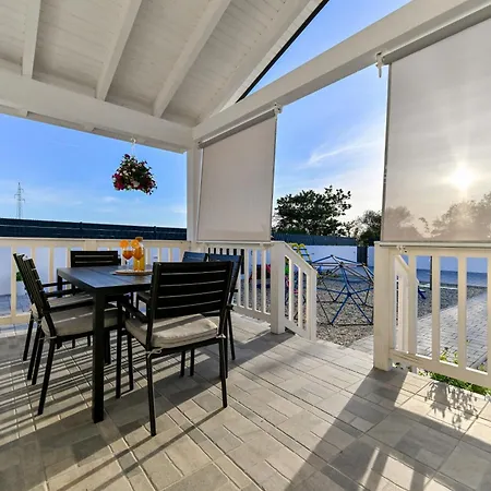 Aprilis With Pool, Jacuzzi And Sauna *