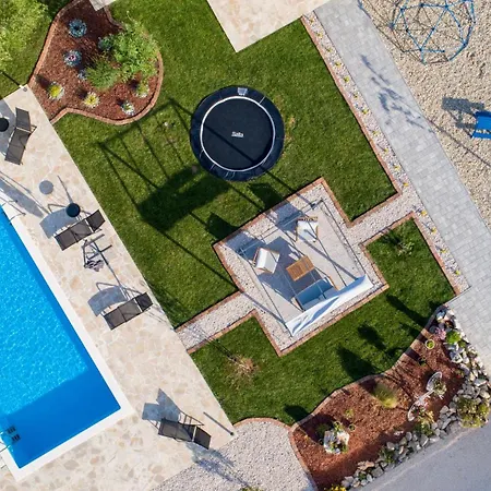 Aprilis With Pool, Jacuzzi And Sauna Villa Galovac (Zadar)