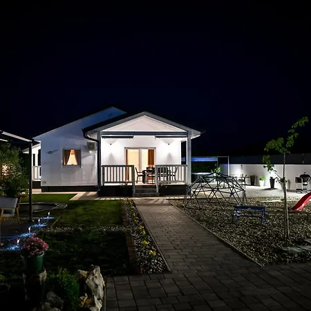 Aprilis With Pool, Jacuzzi And Sauna Galovac (Zadar)