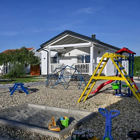 Aprilis With Pool, Jacuzzi And Sauna Villa Galovac (Zadar)