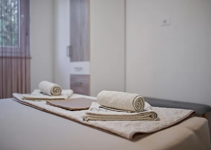 Aprilis With Pool, Jacuzzi And Sauna * Galovac (Zadar)